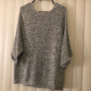 Textured knit sweater- gray/blk